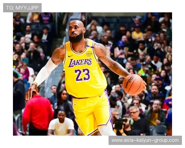 球星在关键加时中冷静完成致胜表现被广泛赞誉